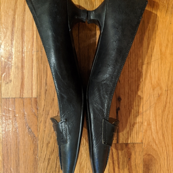 Saera Pointed Toe Loafer - Picture 6 of 7